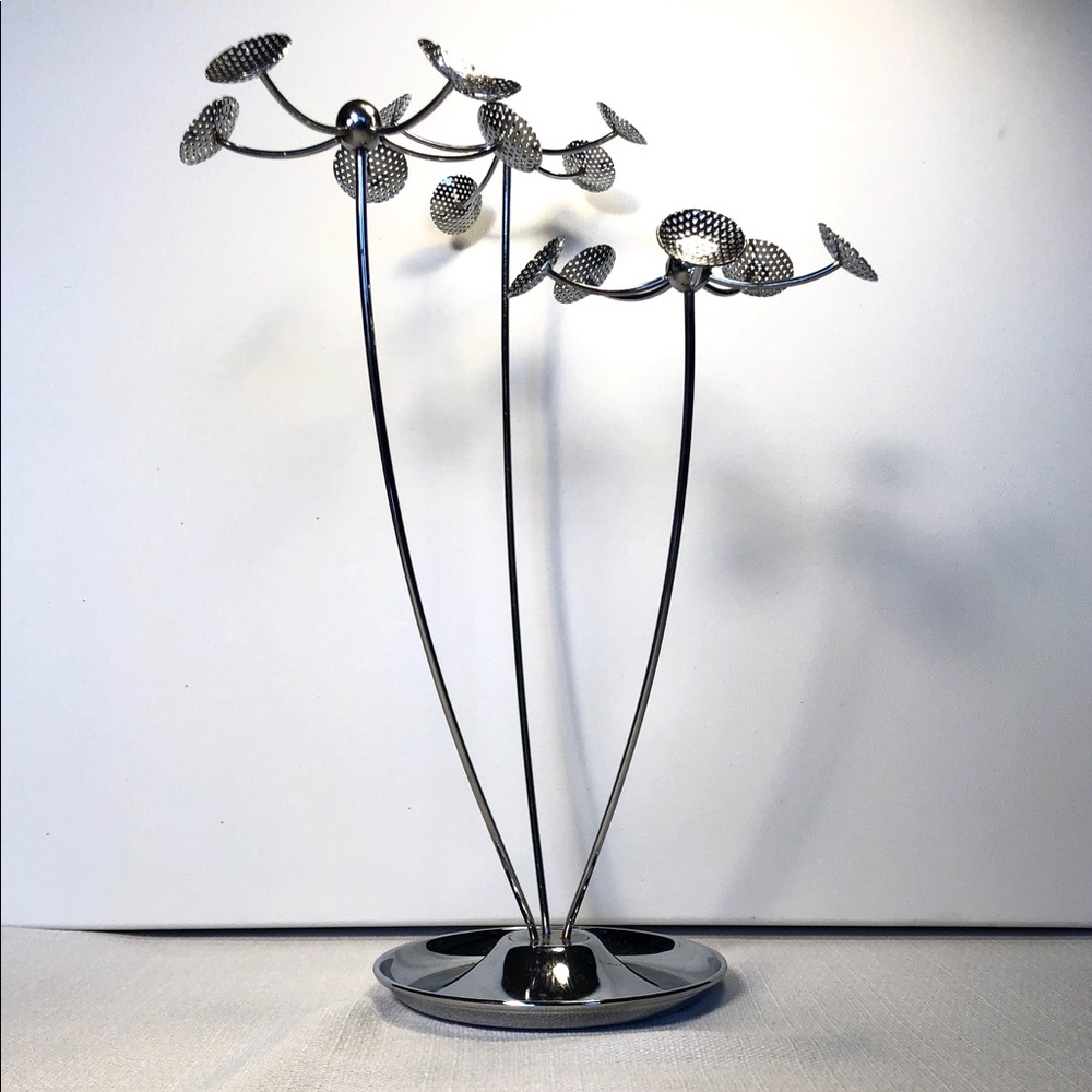 Umbra jewelry stand in silver